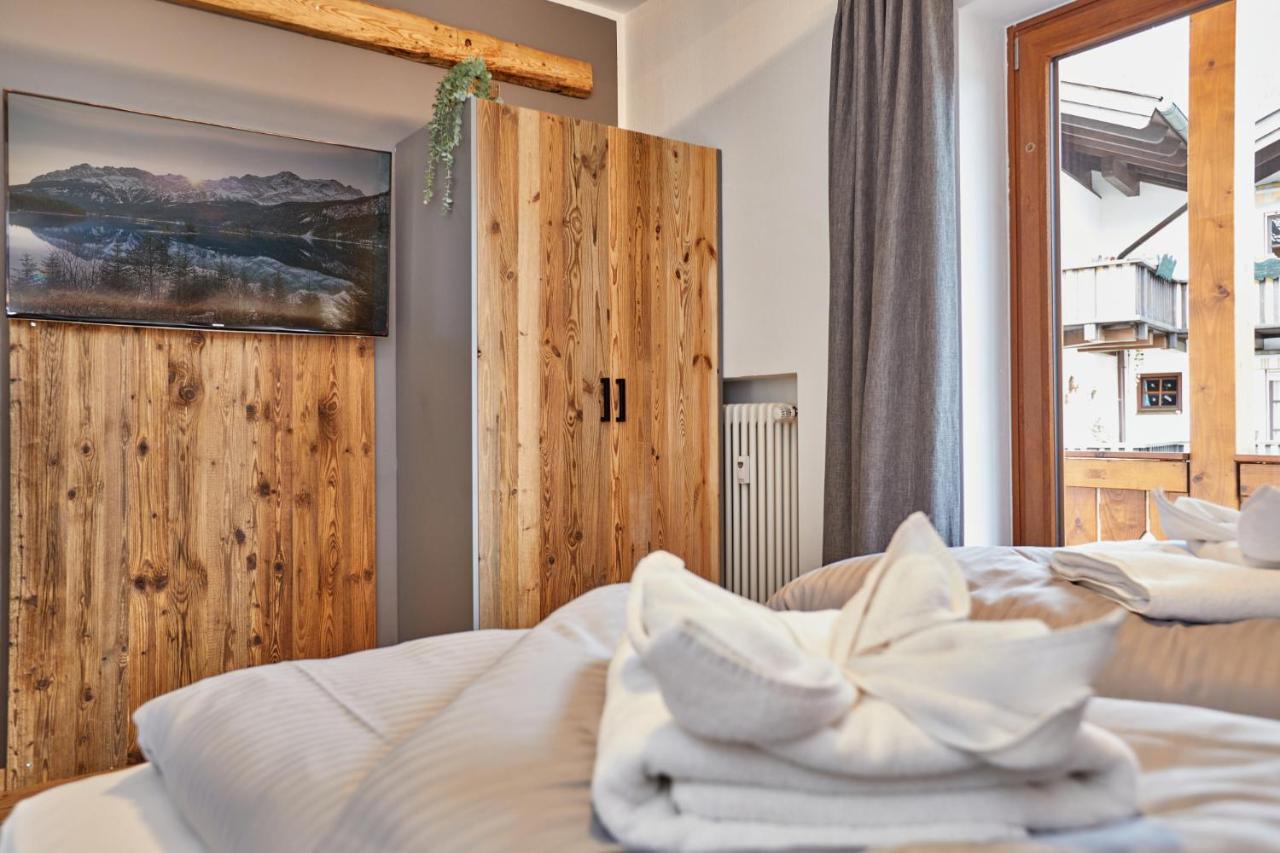 Alpis Ferienwohnung ガルミッシュ・パルテンキルヒェン エクステリア 写真